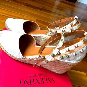 Authentic Valentino Rockstud leather espadrilles, w box/dustbag